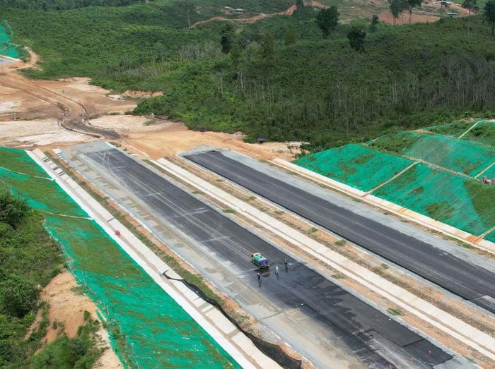 Jalan Tol IKN tengah dibangun. Begini penampakannya.