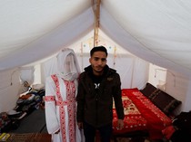 Potret Pernikahan Sederhana Warga Gaza di Pengungsian