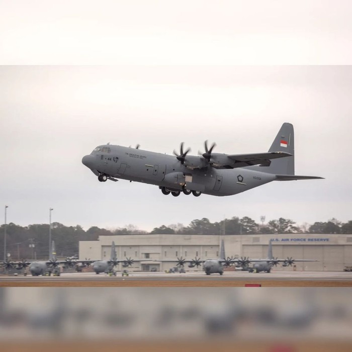 Pesawat Super Hercules C-130J akan kembali diterima Indonesia. Kehadiran pesawat ini diharapkan memperkuat ketahanan dalam menjaga wilayah udara Indonesia. (IG @militer_udara)