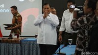 Capres nomor urut 02 Prabowo Subianto tiba di Persekutuan Gereja Indonesia di Grha Ouikumene Salemba, Jakarta Pusat, Jumat (19/1/2024).