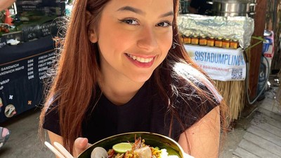 Serunya Rebecca Klopper Saat Kulineran di Barcelona dan Bali