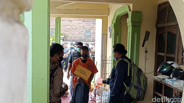 Rekonstruksi pembunuhan majikan dan ART di Blitar