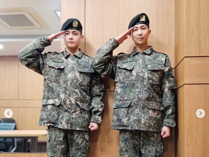 RM dan V BTS menyelesaikan pelatihan dasar militer