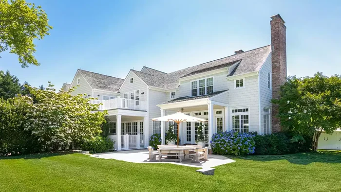 Rumah Alec Baldwin/SAUNDERS AND Associate via People