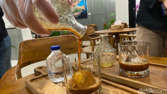 Second Floor Coffee: Kolaborasi Rasa Kopi dan Buah yang Unik Segar