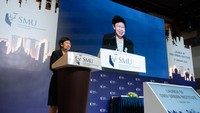 Institut Perkotaan SMU diresmikan oleh Sim Ann, Menteri Senior Negara Urusan Luar Negeri dan Pembangunan Nasional. Institut Perkotaan SMU akan memainkan peran penting dalam mempromosikan pertukaran pengalaman dan penelitian antara Singapura dan negara-negara tetangga di Asia, serta membantu para pembuat kebijakan dan praktisi untuk menciptakan lingkungan hidup yang lebih baik bagi semua.  