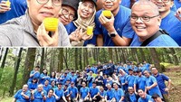 Sri Mulyani sangat aktif dalam kegiatannya sebagai Menteri Keuangan. Ini momennya saat rapat kerja, diawali dengan sarapan jagung rebus. Foto: Instagram @smindrawati