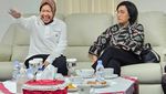 Menkeu Sri Mulyani Tak Gengsi Kulineran Kaki Lima di Semarang