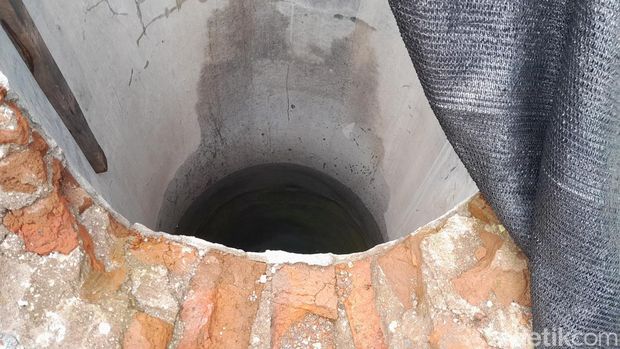Sumur yang diyakini peninggalan Sri Susuhunan Paku Buwono VIII di lokasi proyek underpass Joglo, Kota Solo, Jumat (19/1/2024).