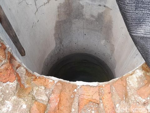Sumur yang diyakini peninggalan Sri Susuhunan Paku Buwono VIII di lokasi proyek underpass Joglo, Kota Solo, Jumat (19/1/2024).