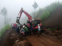 Jalur Wisata Solo-Selo-Borobudur Longsor