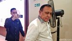 Senyum Firli saat Jalani Pemeriksaan sebagai Tersangka di Bareskrim