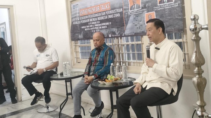 Tom Lembong dalam acara diskusi Entrepreneur Talks Strategi Kebijakan Perdagangan dan Perindustrian Koalisi Perubahan untuk Informasi Emas 2045 di kantor Timnas AMIN, Jalan Diponegoro X, Menteng, Jakarta Pusat, Jumat (19/1/2024).