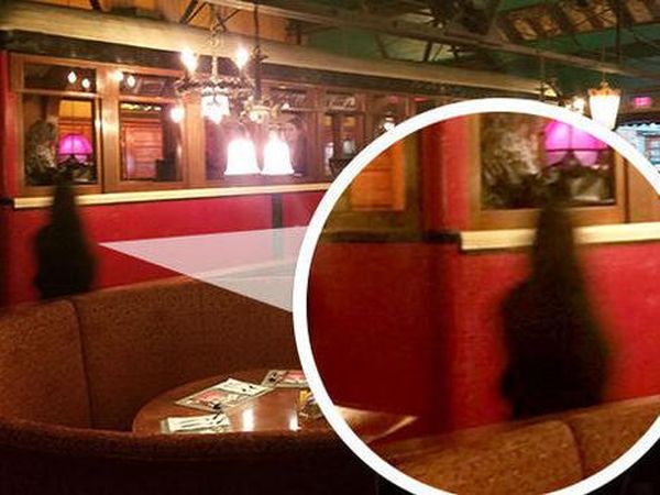 10 Foto Penampakan Mahkluk Halus yang Kerap Ganggu Pengunjung Restoran