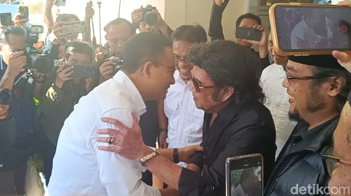 Anies Baswedan menemui Rhoma Irama, 20 Januari 2024. (Rizky Adha Mahendra/detikcom)