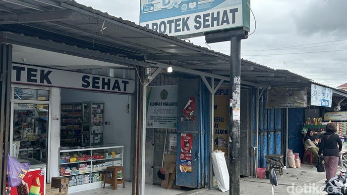 Toko Apotek Sehat di Sidrap yang uang kasnya ditilep kasirnya.