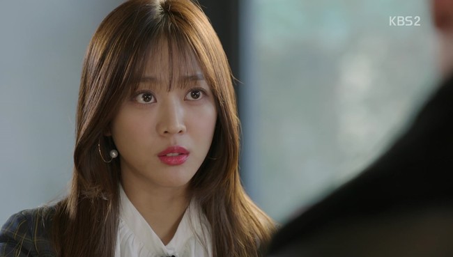 Dalam drama Korea Sweet Stranger and Me, Jo Bo Ah menjelma jadi pramugari genit yang merupakan anak tertua di keluarganya. Karakternya, Yeo Joo berusaha menyembunyikan kemiskinannya dan tidak disukai rekan kerjanya karena perilaku buruk. Tak hanya itu, Yeo Joo menjadi orang ketiga dalam hubungan Kim Ji Hoon dan Soo Ae. Foto: Instagram