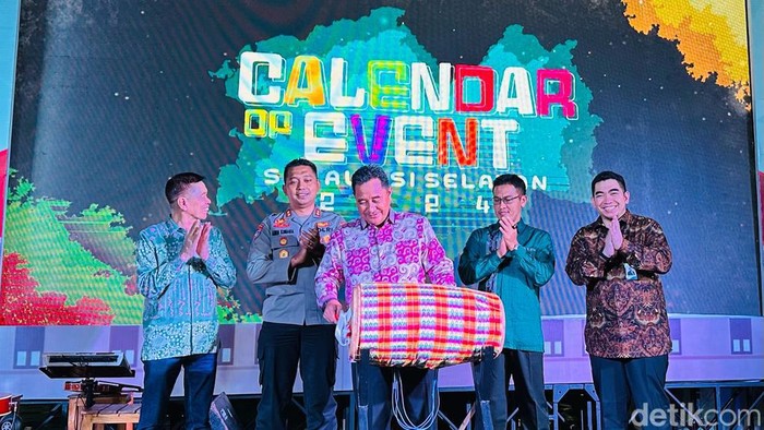 Pj Gubernur Sulsel Bahtiar Baharuddin melaunching CoE Sulsel 2024.