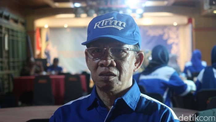 Ketua Umum Pimpinan Pusat Federasi Serikat Pekerja Rokok Tembakau Makanan Minuman-Serikat Pekerja Seluruh Indonesia (PP FSP RTMM-SPSI), Sudarto saat memberikan keterangan, Sabtu (20/1/2024).
