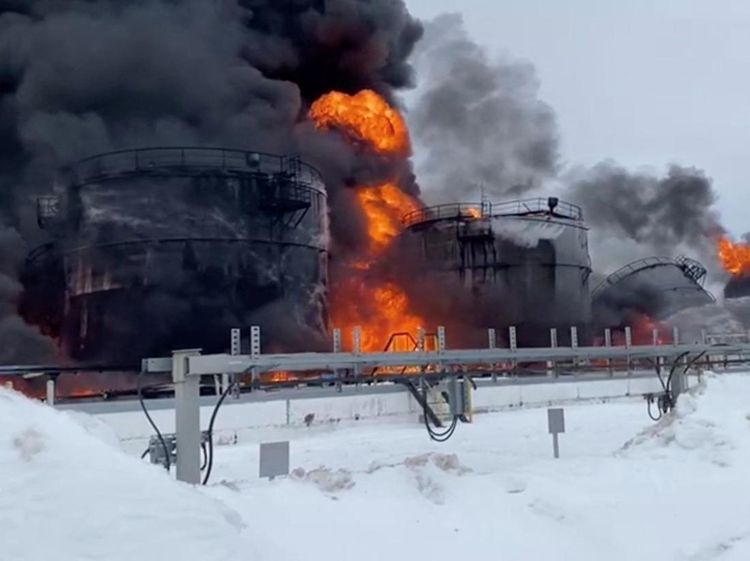 Depot Minyak Rusia Terbakar Usai Drone Ukraina Ditembak Jatuh