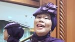 Dewi Yull Nyanyi Sambil Peragakan Bahasa Isyarat di Nikahan Pangeran Mateen