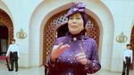 Dewi Yull Nyanyi Sambil Peragakan Bahasa Isyarat di Nikahan Pangeran Mateen