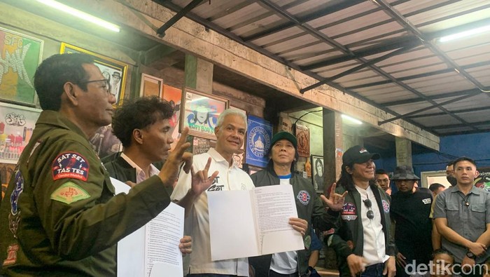 Grup bank Slank resmi mendeklarasikan dukungan untuk pasangan Ganjar Pranowo dan Mahfud Md di Pilpres 2024.