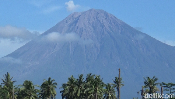 gunung semeru usai erupsi 500 meter