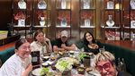 Momen Iis Dahlia Makan Bareng Keluarga dan Sahabat