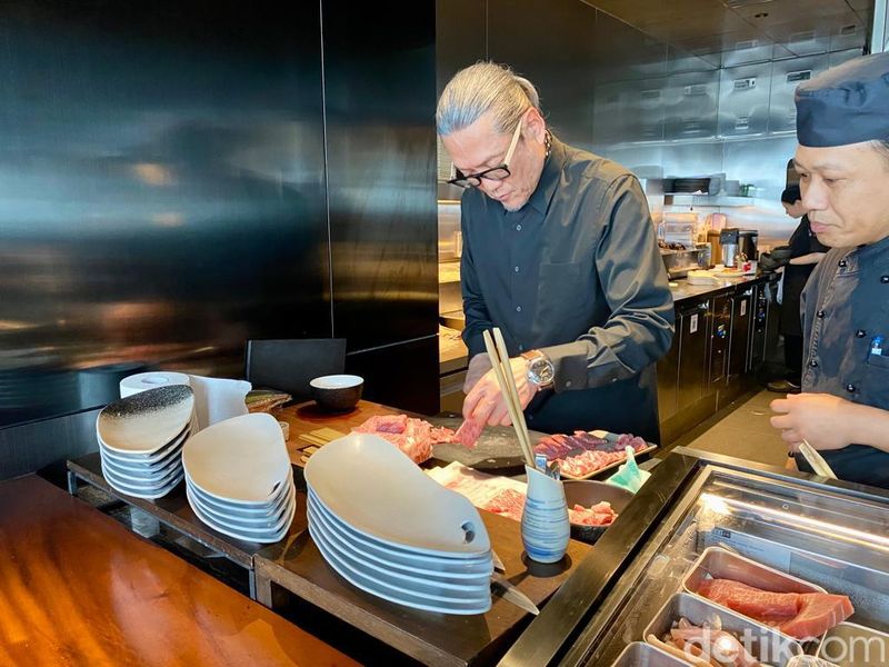 Iron Chef Morimoto Menyajikan 'Omakase' Spesial di Morimoto Jakarta