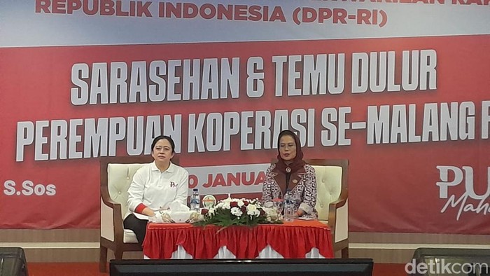 Ketua DPR RI Puan Maharani saat kunjungan kerja ke Koperasi Setia Budi Wanita, Kota Malang.