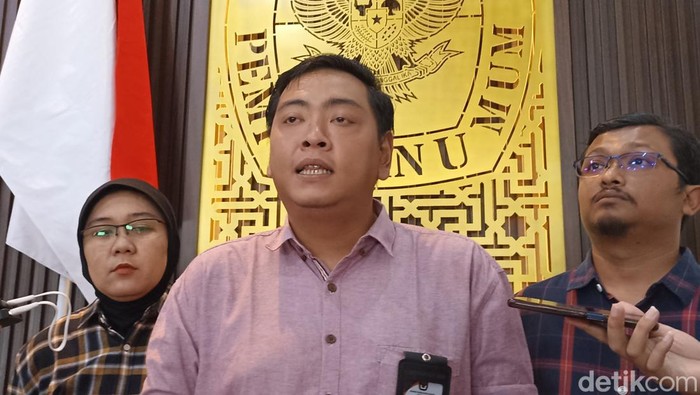 Komisioner KPU Kota Blitar Divisi Sosialisasi, Pendidikan Pemilih, Partisipasi Masyarakat, dan SDM Rangga Bisma Aditya.