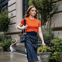 Lux Pascal mengikuti jejak sang kakak di dunia akting. Dia bermain di serial Netflix Narcos yang juga dibintangi kakaknya itu. Lux juga pernah menjadi bintang di film pendek berjudul Bust. Foto: Dok. Instagram