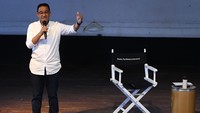 Calon presiden nomor urut 1 Anies Baswedan menyampaikan pandangannya di hadapan sejumlah praktisi industri perfilman nasional di Gedung Pusat Perfilman Usmar Ismail, Jakarta, Sabtu (20/1/2024).