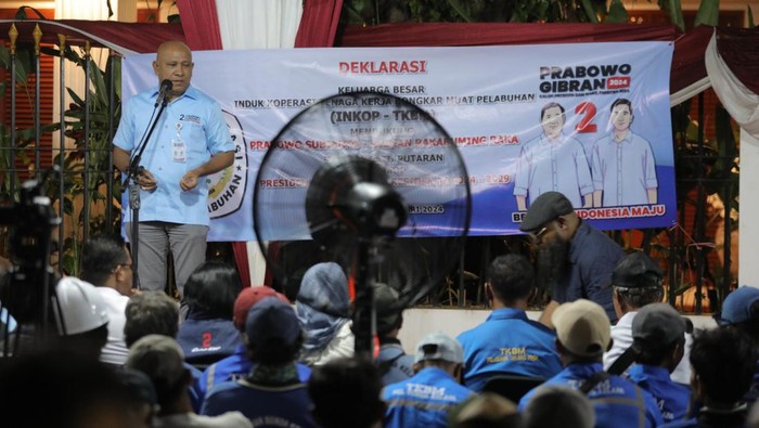 Momen Inkop TKBM Deklarasi Dukung Prabowo-Gibran Induk Koperasi Tenaga Kerja Bongkar Muat (INKOP TKBM) mendeklarasikan dukungan untuk pasangan capres-cawapres nomor urut 2 Prabowo Subianto-Gibran Rakabuming Raka. Inkop TKBM berharap eksistensi usaha koperasi tenaga bongkar muat terjamin, Jumat (19/1/2024).
