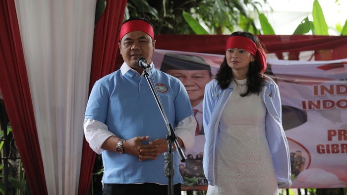 Momen Pemuda Pelajar Mahasiswa Laimu Deklarasi Mendukung Prabowo-Gibran Wakil ketua Tim Kampanye Nasional (TKN) Juri Ardiantoro saat hadir dalam cara deklarasi dukungan di kawasan Kertanegara, Jakarta Selatan, Jumat, (19/1/2024).