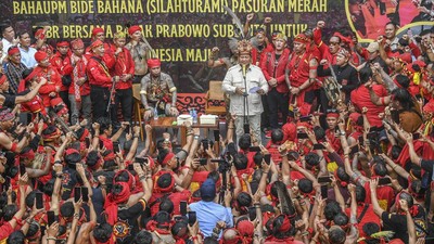 Momen Prabowo Silaturahmi dengan Panglima Jilah-Pasukan Merah