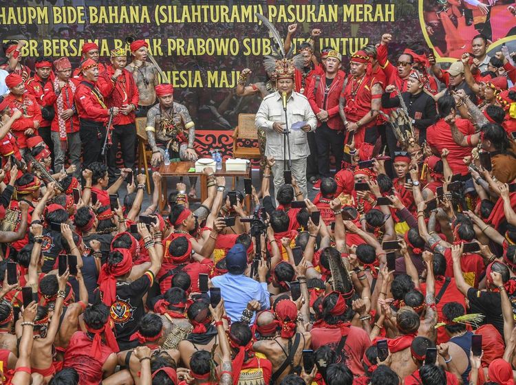 Momen Prabowo Silaturahmi dengan Panglima Jilah-Pasukan Merah