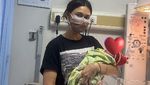 Nana Mirdad yang Rajin Masak Juga Suka Minum Es Kelapa