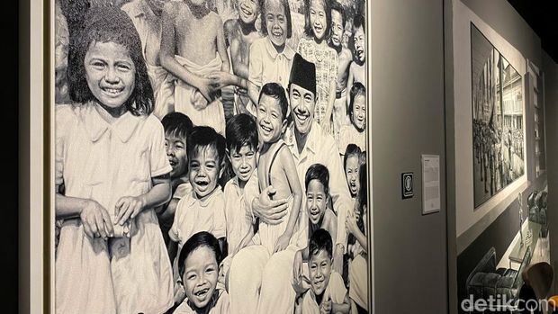 Pameran 1st Grey Annual Award Black and White yang digelar di Grey Art Gallery, Braga, Kota Bandung