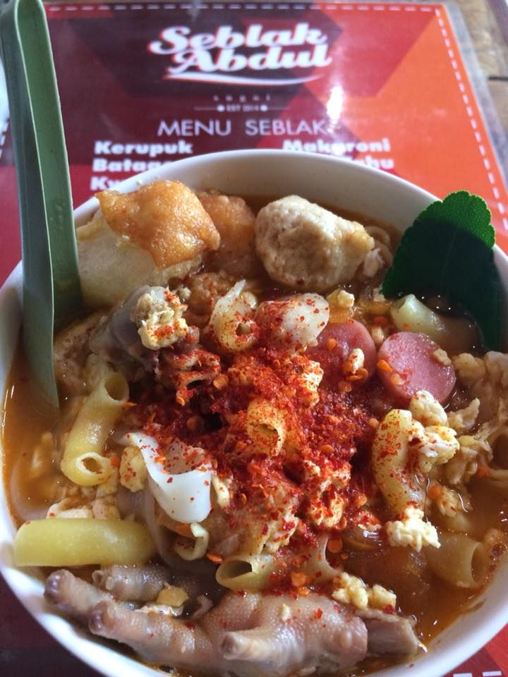 Pedas Seuhah! Ini 5 Seblak Paling Laris dan Populer di Bandung