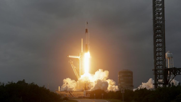 The Axiom Mission 3 launches to the International Space Station with crew members Commander Michael Lopez-Alegria of the U.S./Spain, Pilot Walter Villadei of Italy, Mission Specialist Alper Gezeravcı of Turkey, and ESA (European Space Agency) project astronaut Marcus Wandt of Sweden, at Cape Canaveral, Florida, U.S. January 18, 2024. REUTERS/Joe Skipper