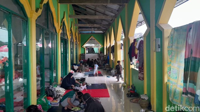 Korban banjir di Kecamatan Manggala, Kota Makassar, Sulawesi Selatan (Sulsel) mengaku kekurangan obat-obatan dan perlengkapan bayi.