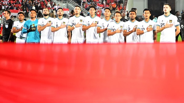 Ekspresi pesepak bola Timnas Indonesia Pratama Arhan (kiri) usai memenangi pertandingan melawan Vietnam pada laga kedua penyisihan grup D Piala Asia 2023 di Stadion Abdullah Bin Khalifah, Doha, Qatar, Jumat (19/1/2024). Indonesia menang 1-0 atas Vietnam. ANTARAFOTO/Yusran Uccang/rwa.