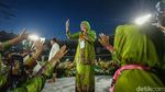 Potret Khofifah Pimpin Salawat dalam Harlah Muslimat NU di GBK