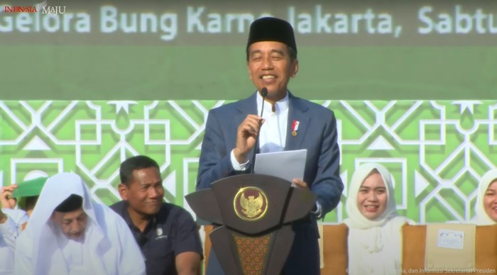 Presiden Jokowi memberi sambutan di Harlah ke-78 Muslimat NU di SUGBK, Jakarta, 20 Januari 2024 pagi. (Tangkapan layar kanal YouTube Sekretariat Presiden)
