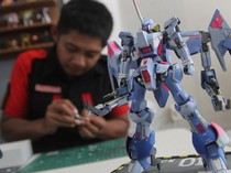 Raup Cuan dari Hobi Koleksi Robot Gundam