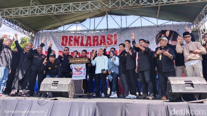 Ribuan anggota GRIB Jaya deklarasi menangkan Prabowo-Gibran di Pilpres 2014.