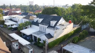 Foto: Rumah Sultan Djorghi dan Annisa Trihapsari, Paduan Gaya Amerika-Arab