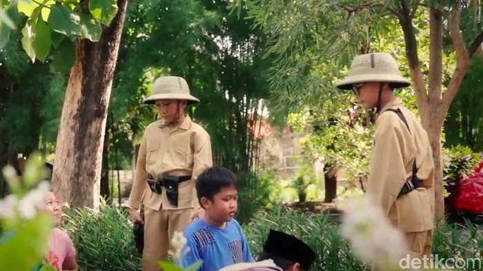 Siswa-siswi di SDN Medokan Ayu II/615 Surabaya belajar literasi